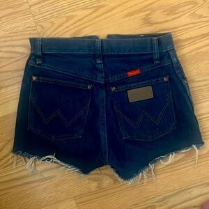Wrangler cowboy cut cut off jean shorts